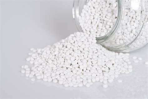 Calcium Carbonate: Key Ingredient for Plastics and Pharmaceuticals!